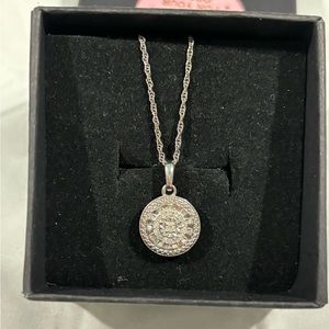 Diamond circle pendant necklace